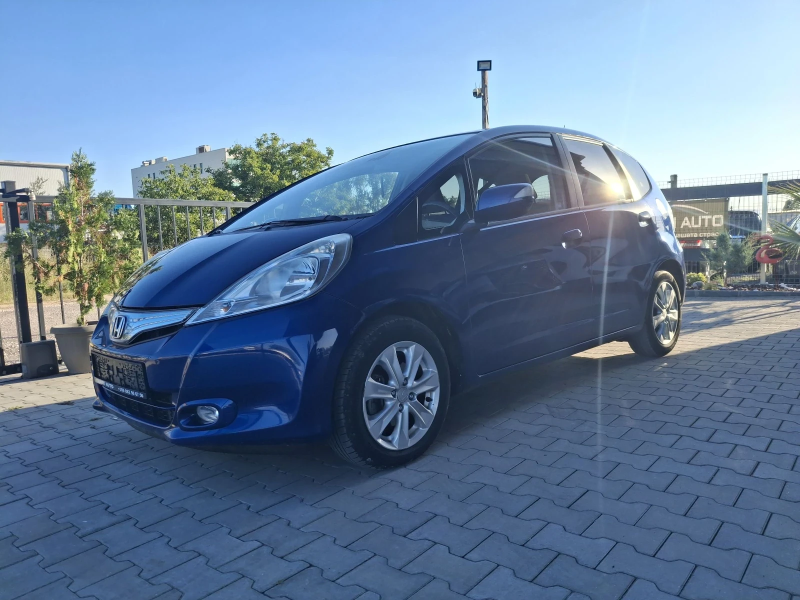 Honda Jazz 1.3i Hybrid  - изображение 2