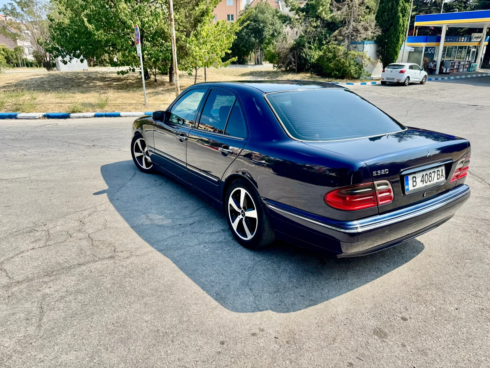 Mercedes-Benz E 320  - изображение 3