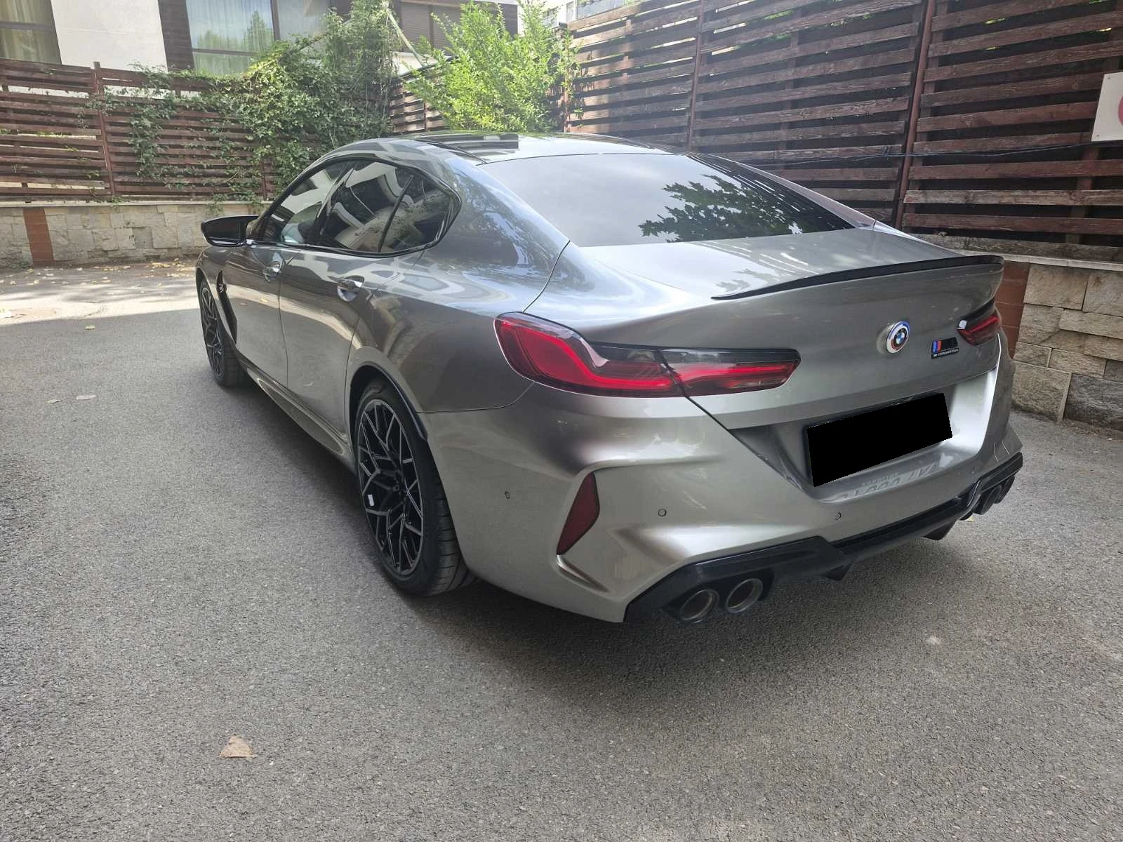 BMW M8 xDrive Gran Coupe Competition Carbon Keramik B&W - изображение 4