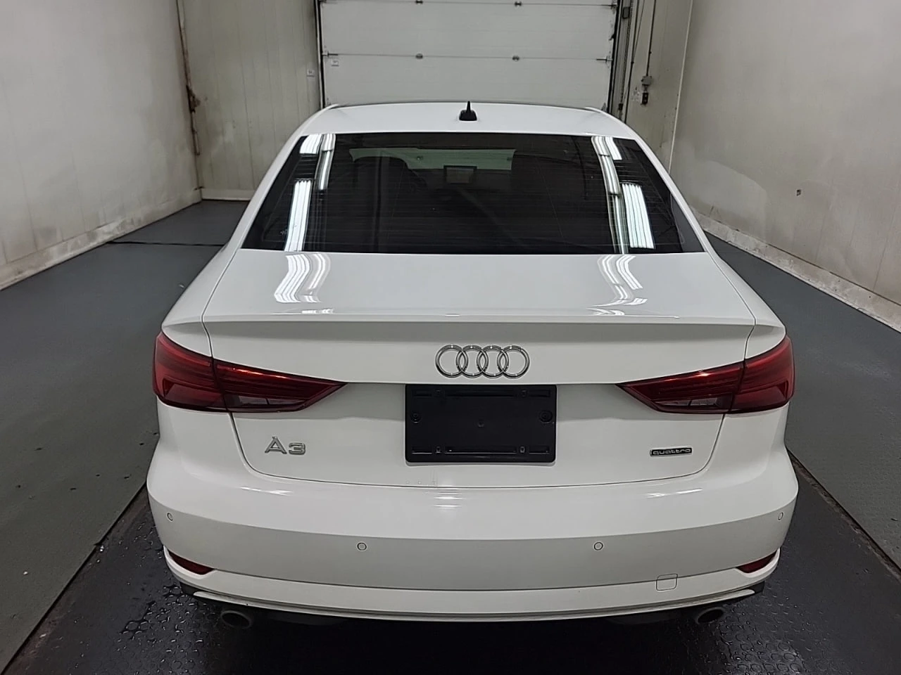 Audi A3 * АВТО КРЕДИТ* ЦЕНА ДО БГ * СЕРВИЗНА ИСТОРИЯ *  - изображение 5