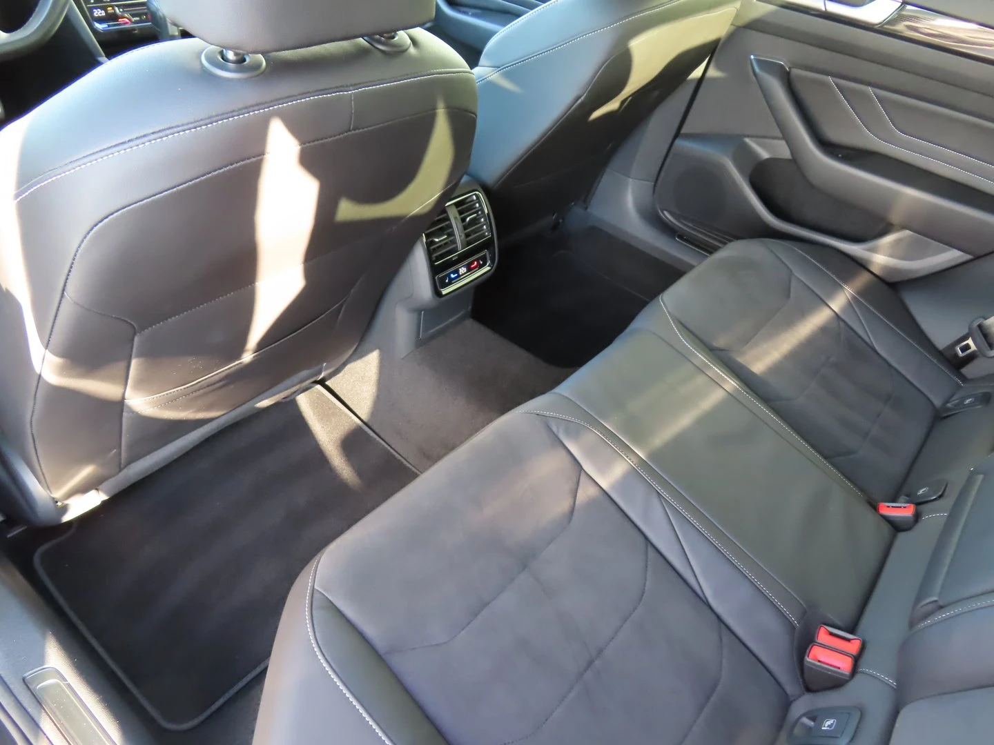 VW Arteon PA Elegance 2.0 TDI SCR DSG | Mobile.bg � ����������� 14
