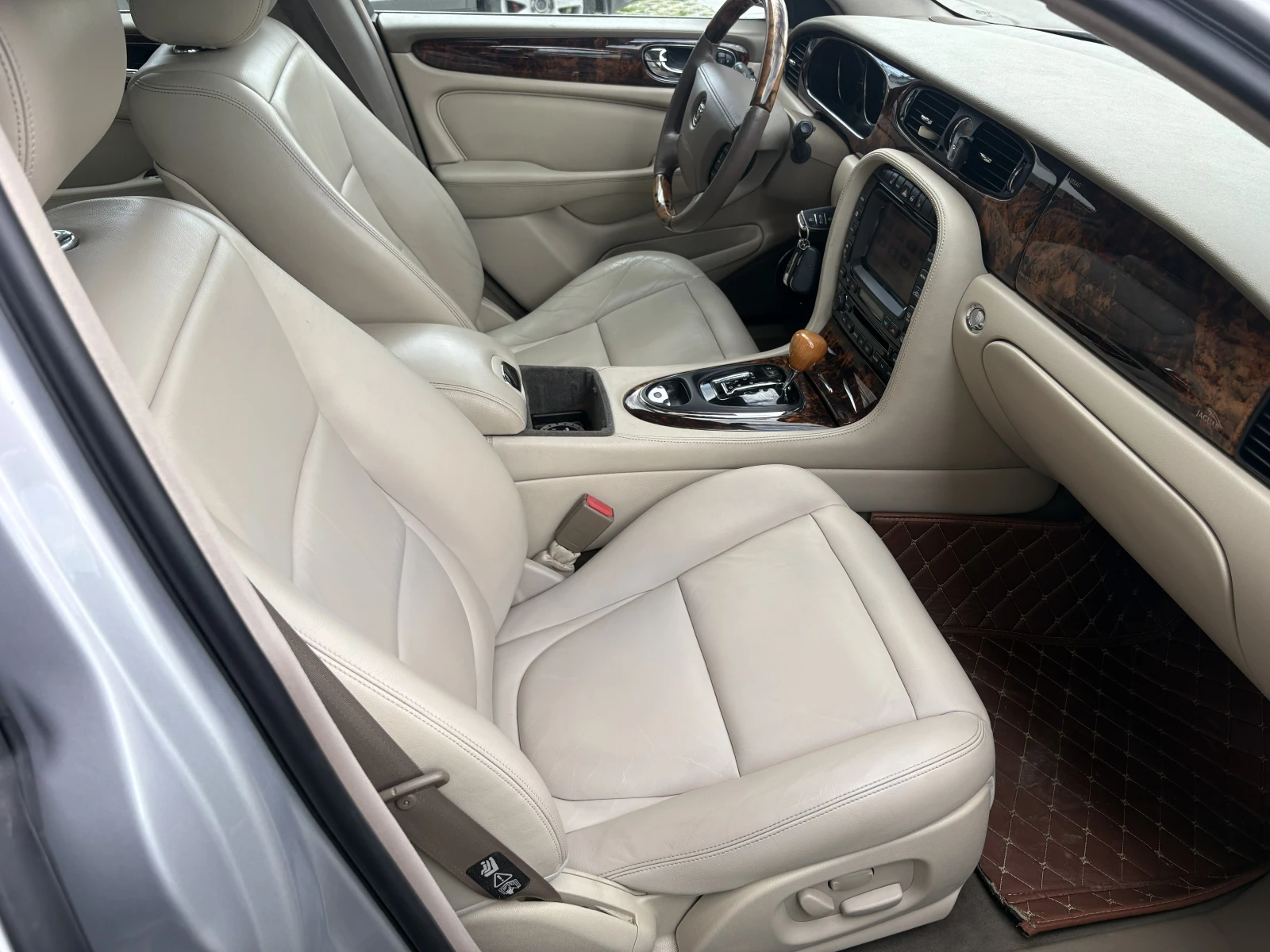 Jaguar Xj Xj8, снимка 11 - Автомобили и джипове - 53288885