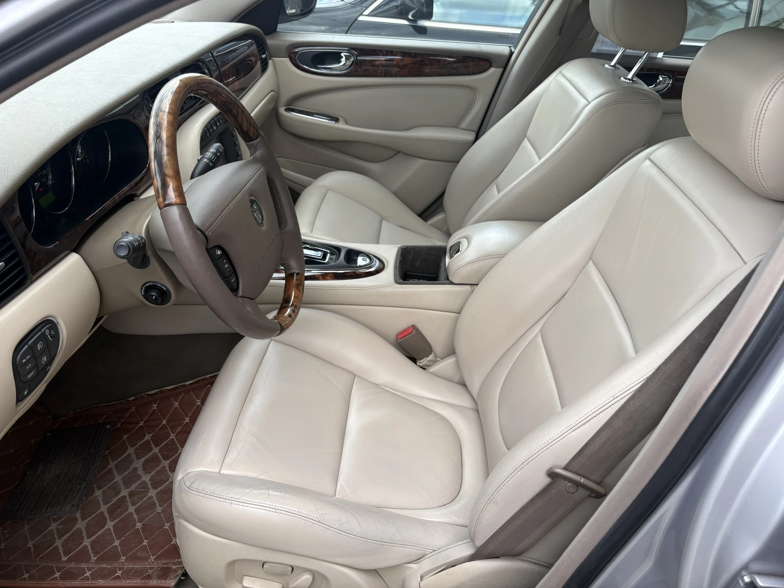 Jaguar Xj Xj8, снимка 9 - Автомобили и джипове - 53288885