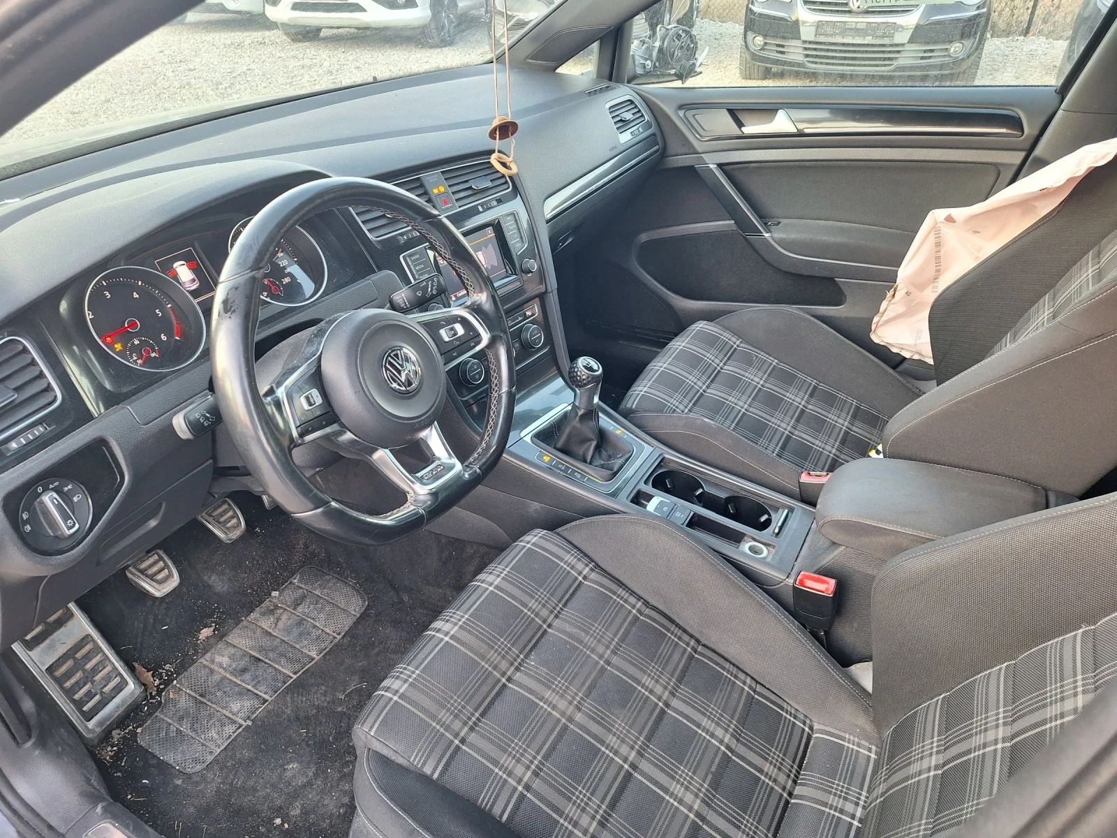 VW Golf 2.0gtd - изображение 4