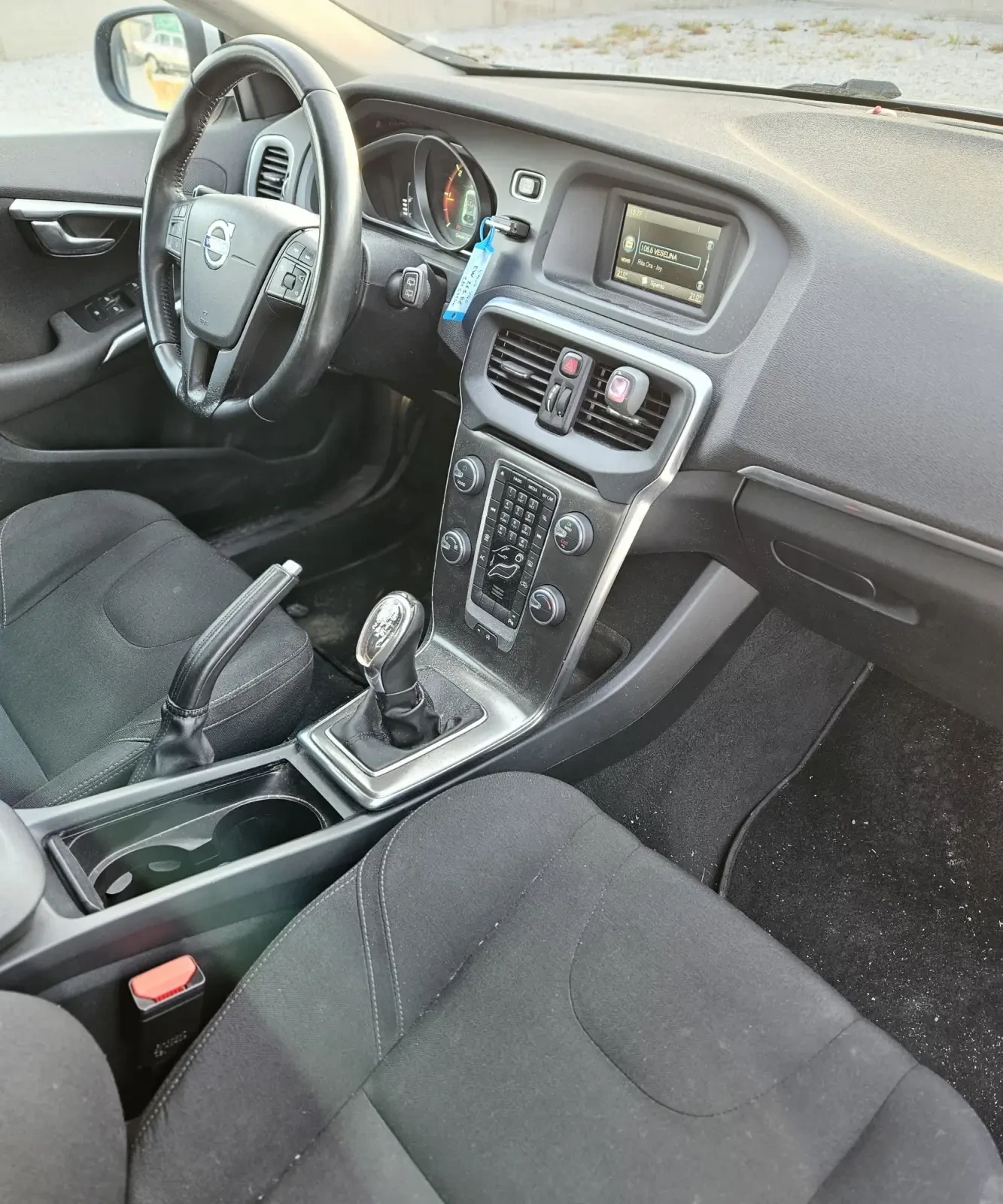 Volvo V40, снимка 10 - Автомобили и джипове - 53918139