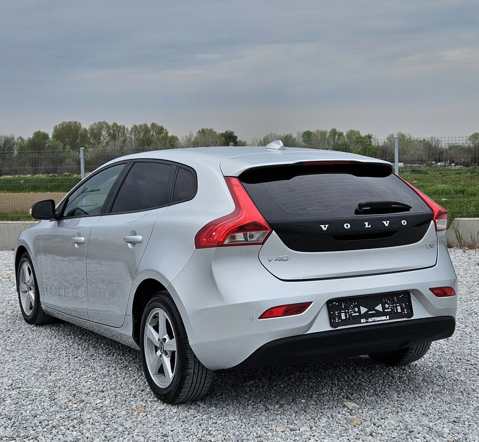 Volvo V40 Капарирана/Продадена , снимка 4 - Автомобили и джипове - 53918139