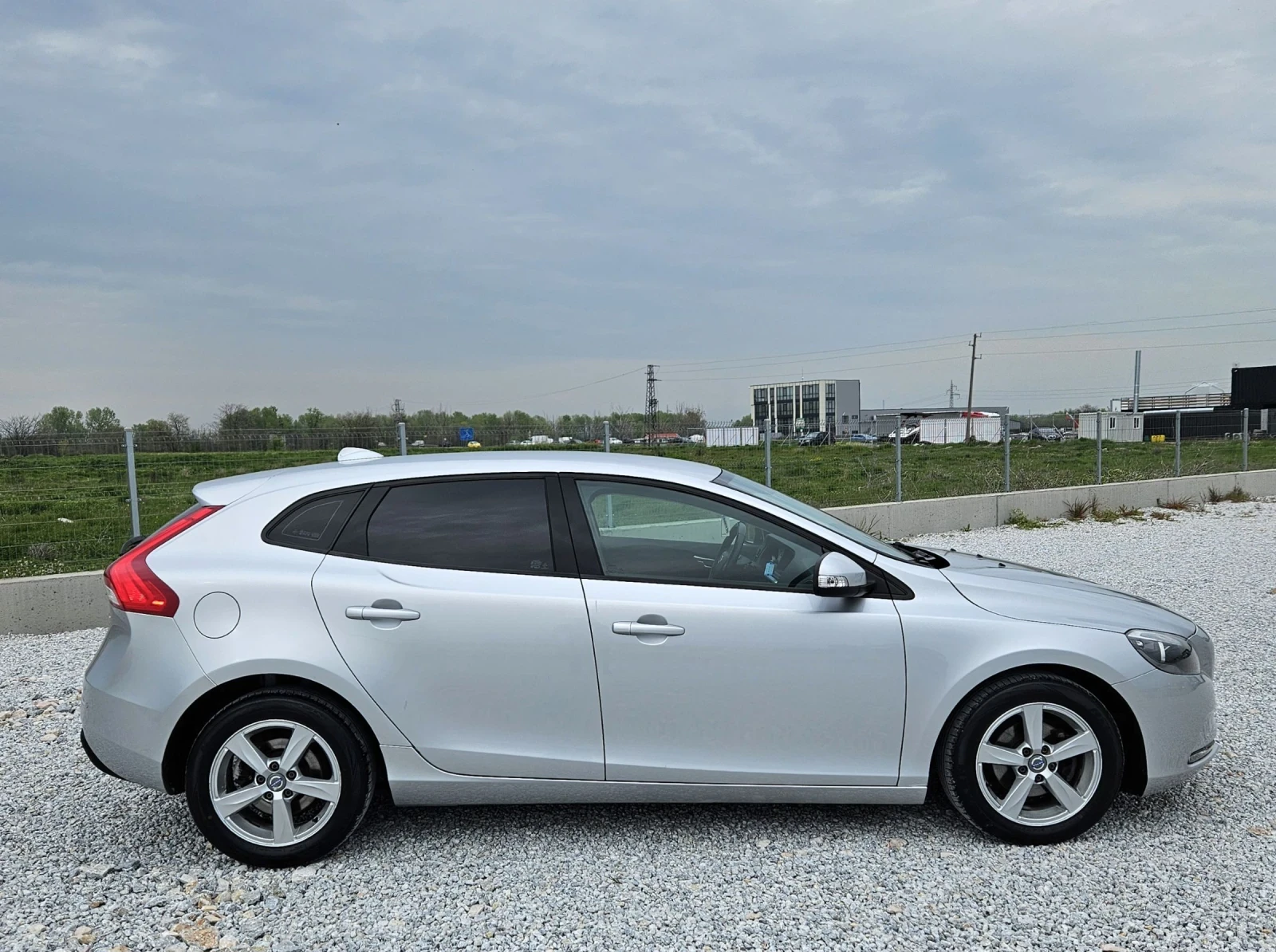 Volvo V40 Капарирана/Продадена , снимка 7 - Автомобили и джипове - 53918139