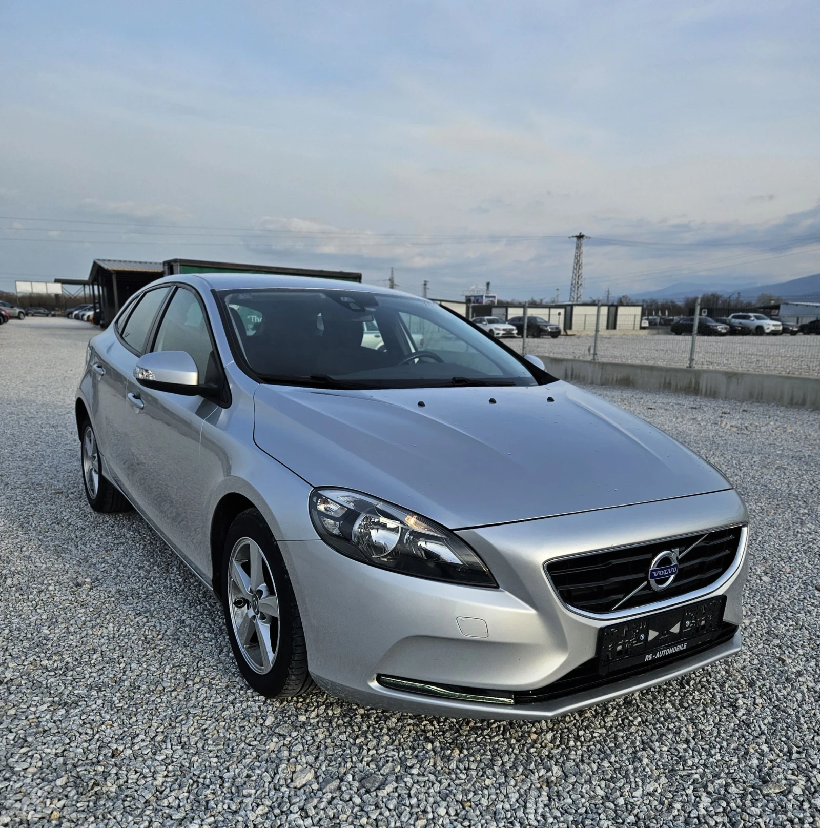 Volvo V40, снимка 3 - Автомобили и джипове - 53918139