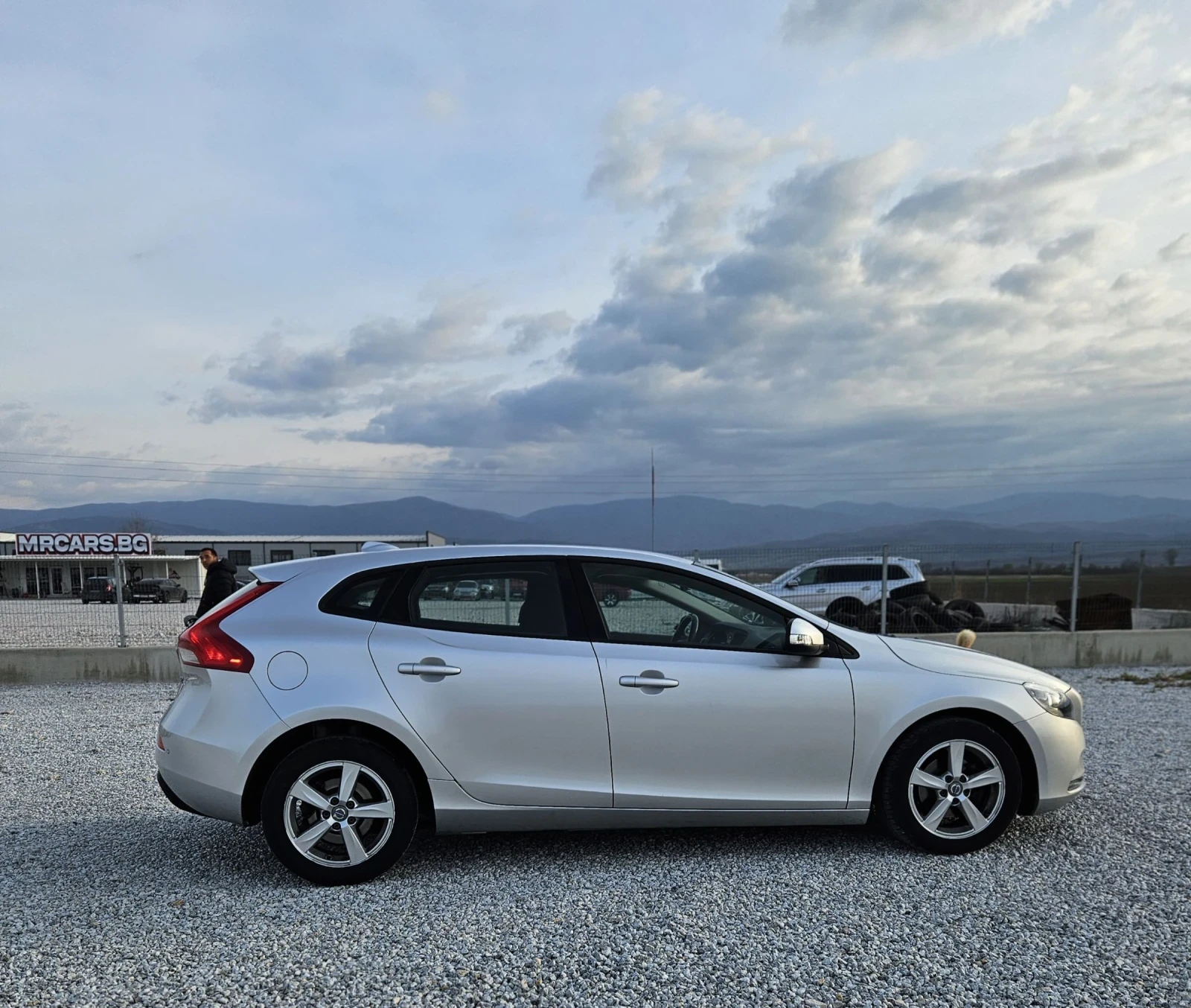 Volvo V40, снимка 7 - Автомобили и джипове - 53918139