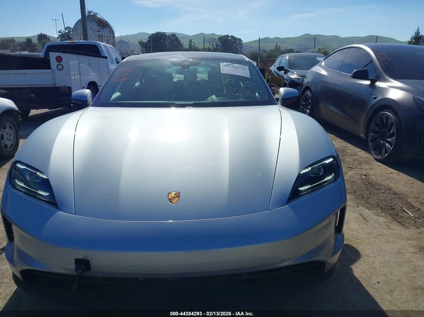 Porsche Taycan 4, снимка 12 - Автомобили и джипове - 54379012