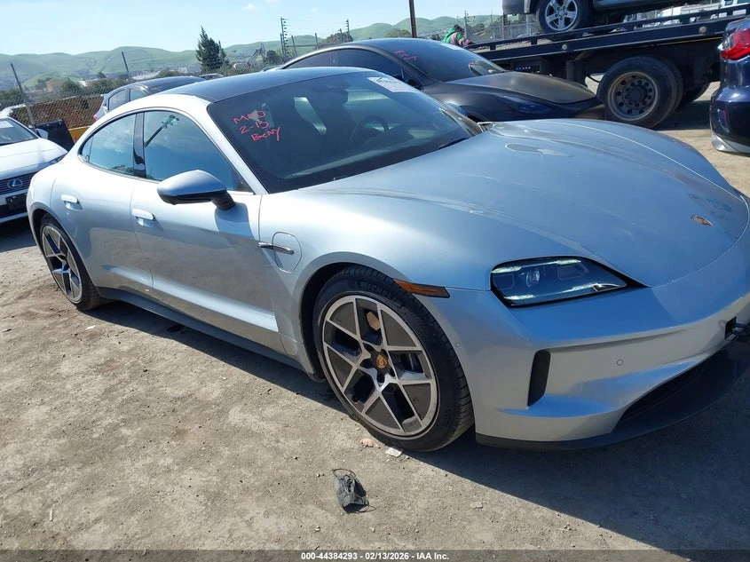 Porsche Taycan 4