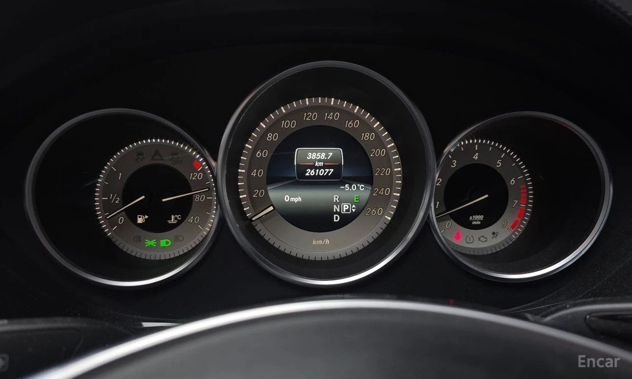 Mercedes-Benz CLS 400 AMG PACK* PANO* КОЖА* ПОДГРЕВ* ОБДУХВАНЕ* НАВИГАЦИ, снимка 7 - Автомобили и джипове - 54567227