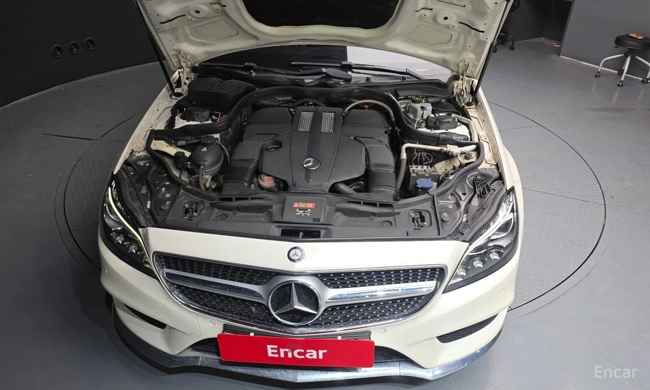 Mercedes-Benz CLS 400 AMG PACK* PANO* КОЖА* ПОДГРЕВ* ОБДУХВАНЕ* НАВИГАЦИ, снимка 5 - Автомобили и джипове - 54567227