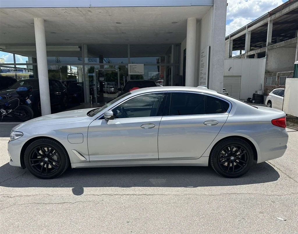 BMW 530E xDrive Седан, снимка 3 - Автомобили и джипове - 55314388