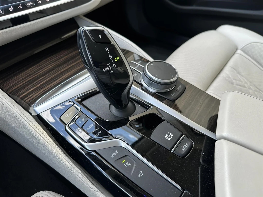 BMW 530E xDrive Седан, снимка 11 - Автомобили и джипове - 55314388