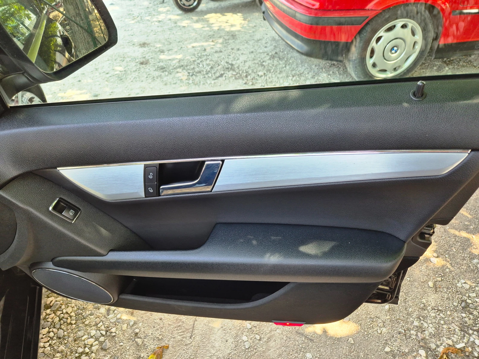 Mercedes-Benz C 220 * КОЖА* НАВИ* AVANGARD* , снимка 14 - Автомобили и джипове - 55351795