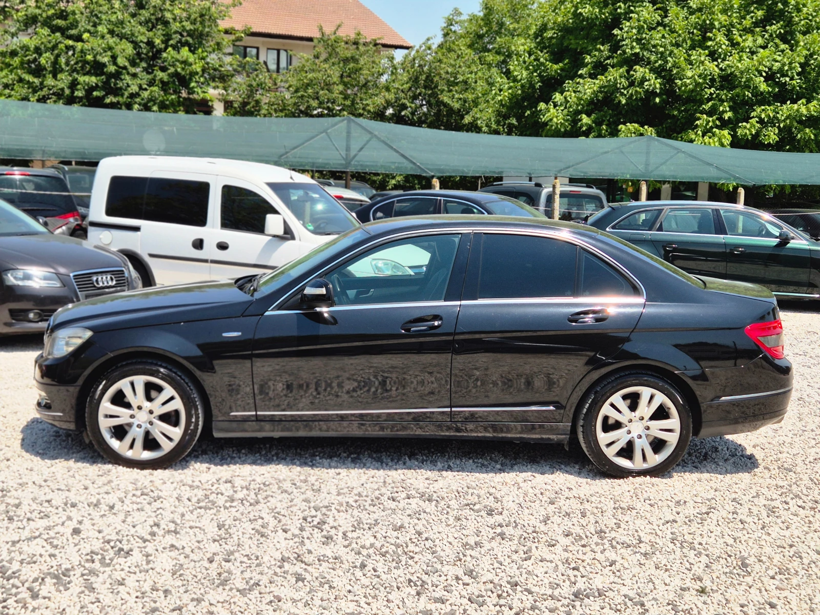 Mercedes-Benz C 220 * КОЖА* НАВИ* AVANGARD* , снимка 2 - Автомобили и джипове - 55351795