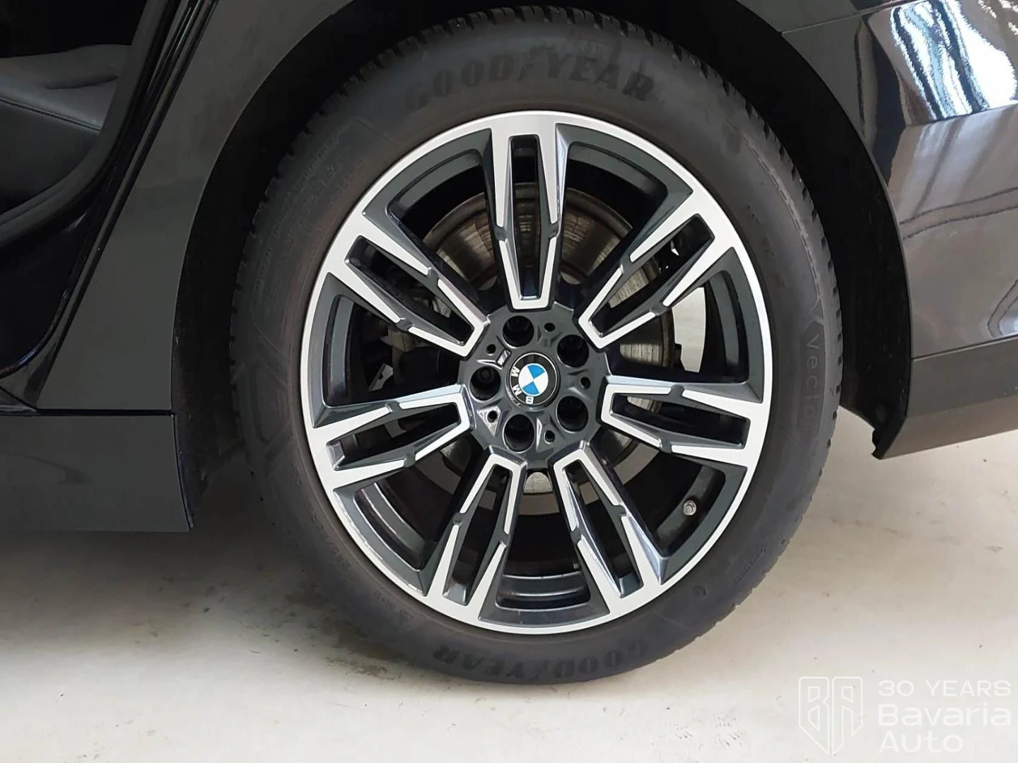 BMW 520 d M Sport Paket Steptronic, снимка 17 - Автомобили и джипове - 56037177