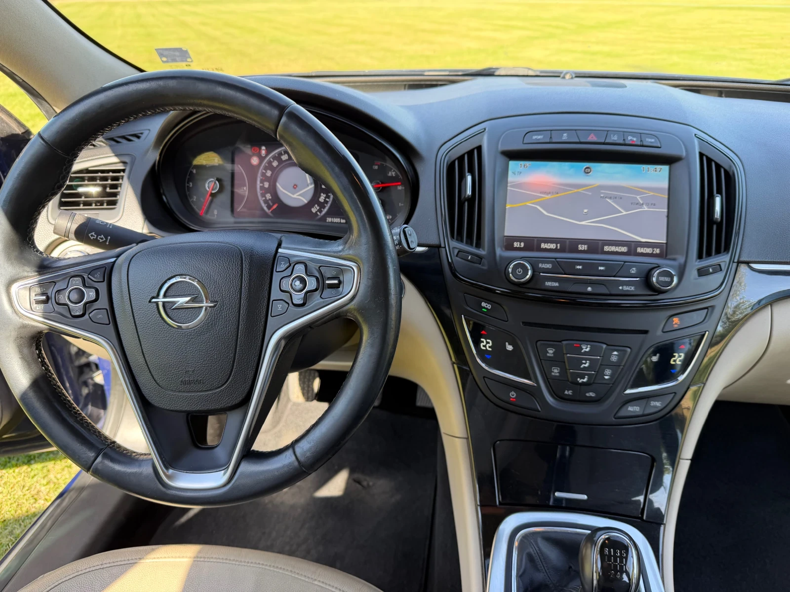 Opel Insignia Sports tourer, снимка 10 - Автомобили и джипове - 56343523