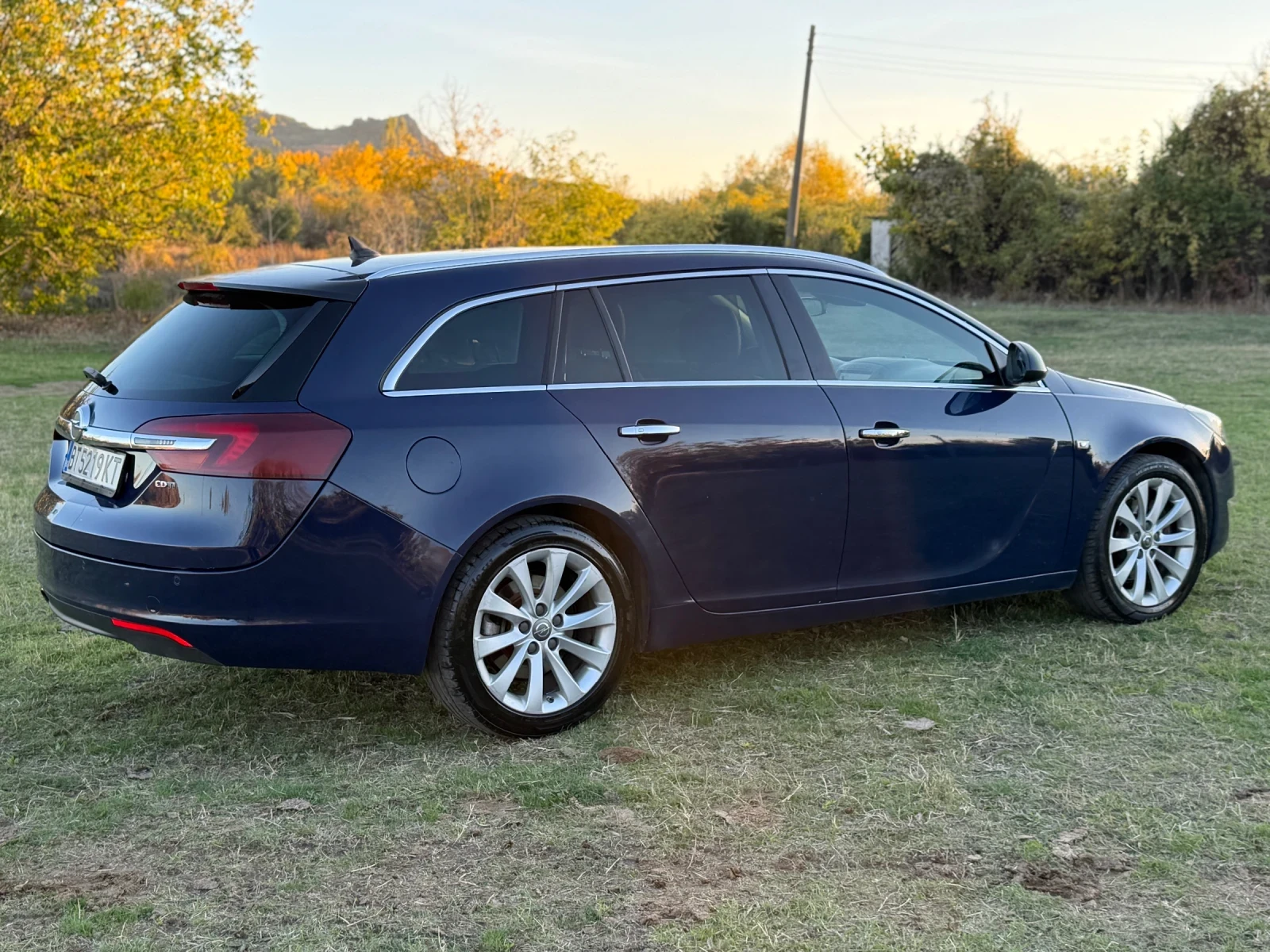 Opel Insignia Sports tourer, снимка 3 - Автомобили и джипове - 56535673