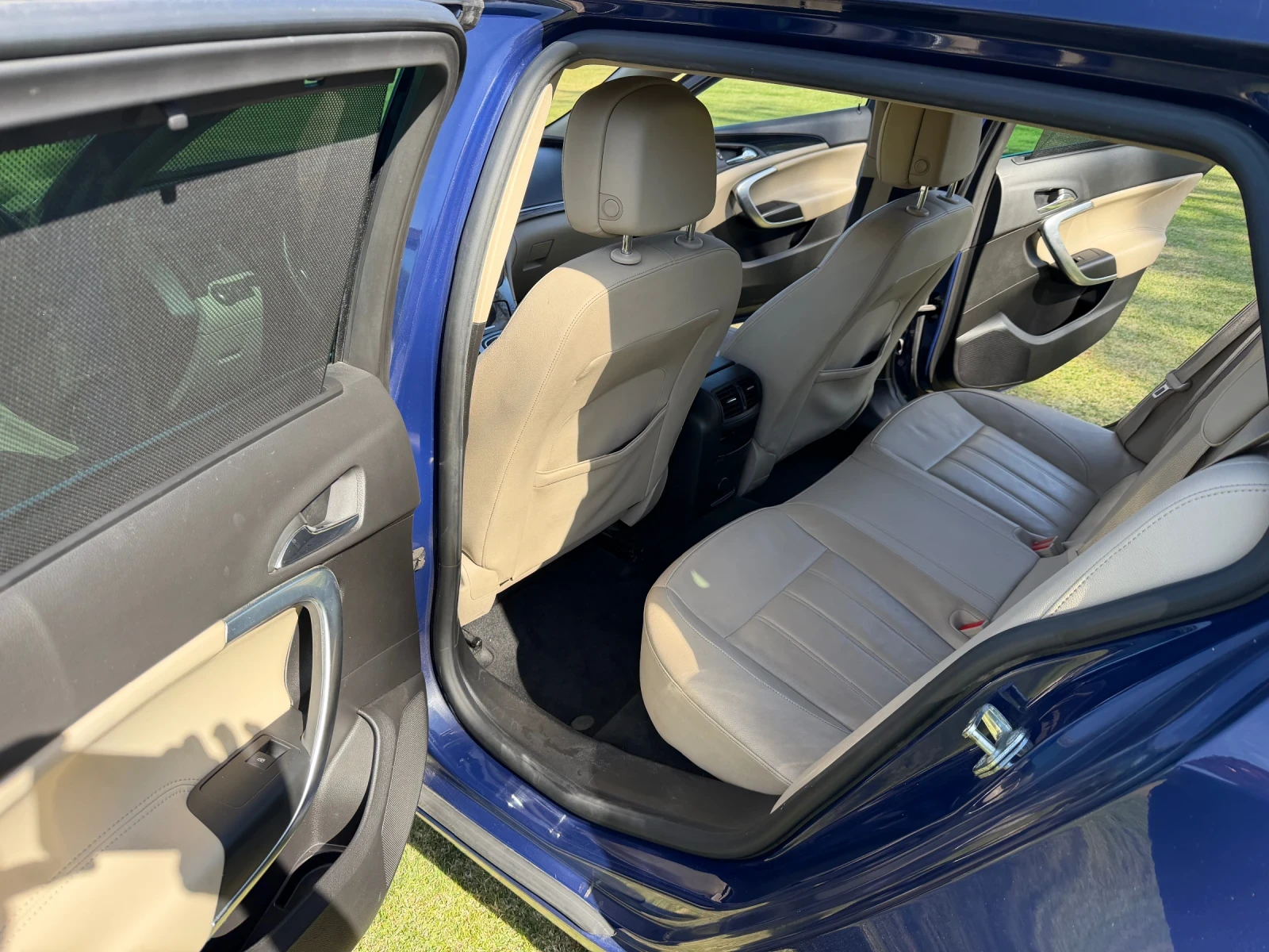 Opel Insignia Sports tourer, снимка 13 - Автомобили и джипове - 56343523