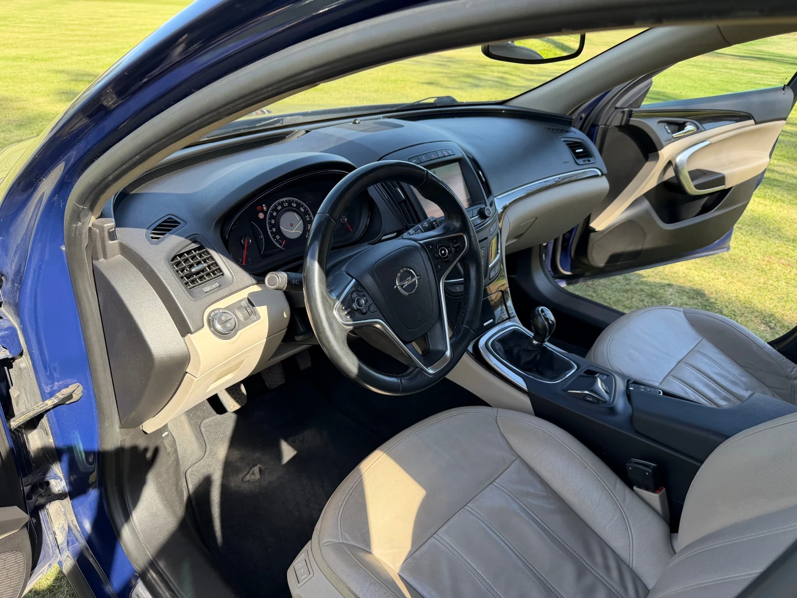 Opel Insignia Sports tourer, снимка 11 - Автомобили и джипове - 56343523