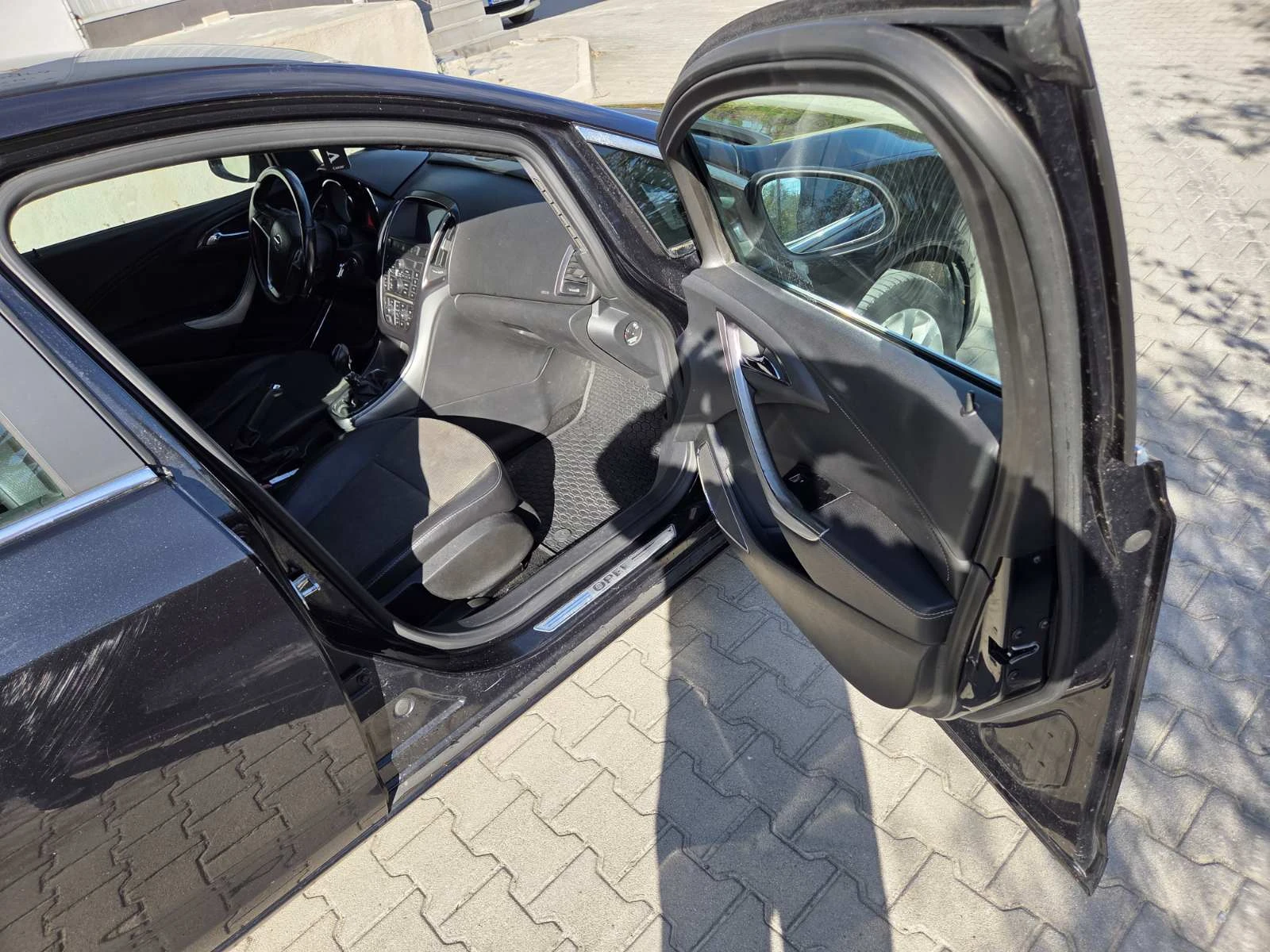 Opel Astra J 1.4 Turbo BiFuel, снимка 8 - Автомобили и джипове - 56649795