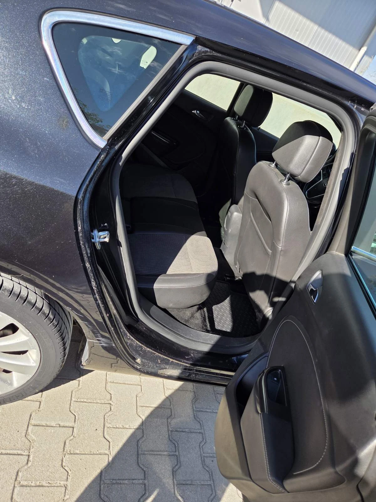 Opel Astra J 1.4 Turbo BiFuel, снимка 9 - Автомобили и джипове - 56649795