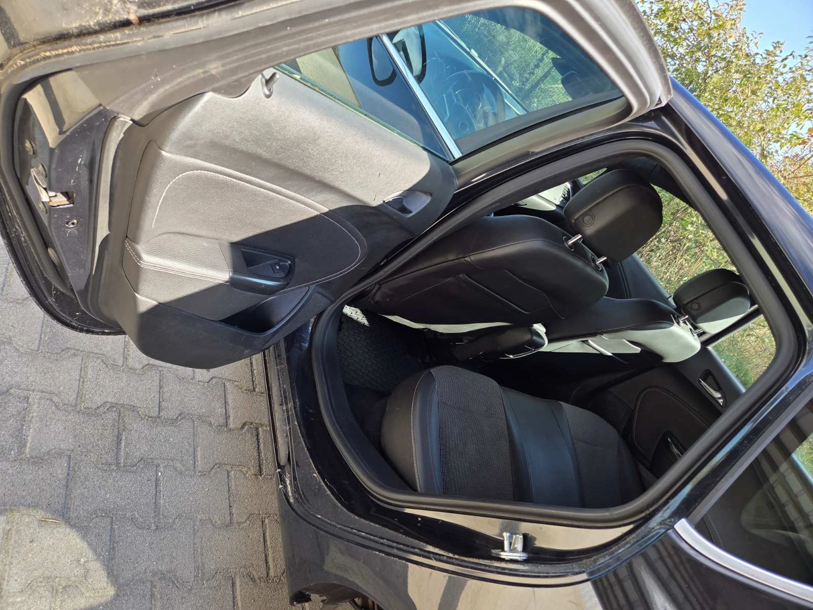 Opel Astra J 1.4 Turbo BiFuel, снимка 10 - Автомобили и джипове - 56649795