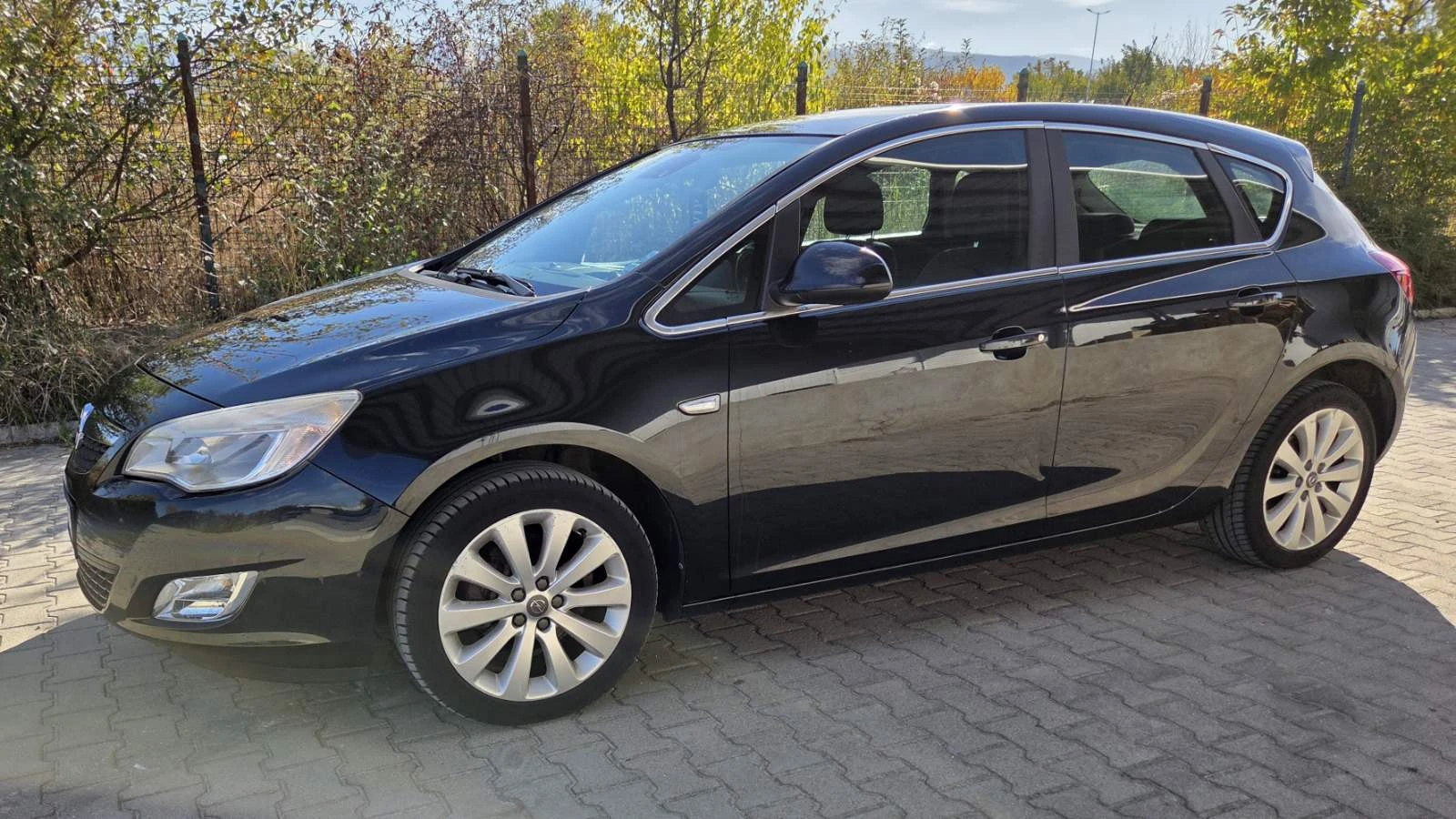 Opel Astra J 1.4 Turbo BiFuel, снимка 3 - Автомобили и джипове - 56649795
