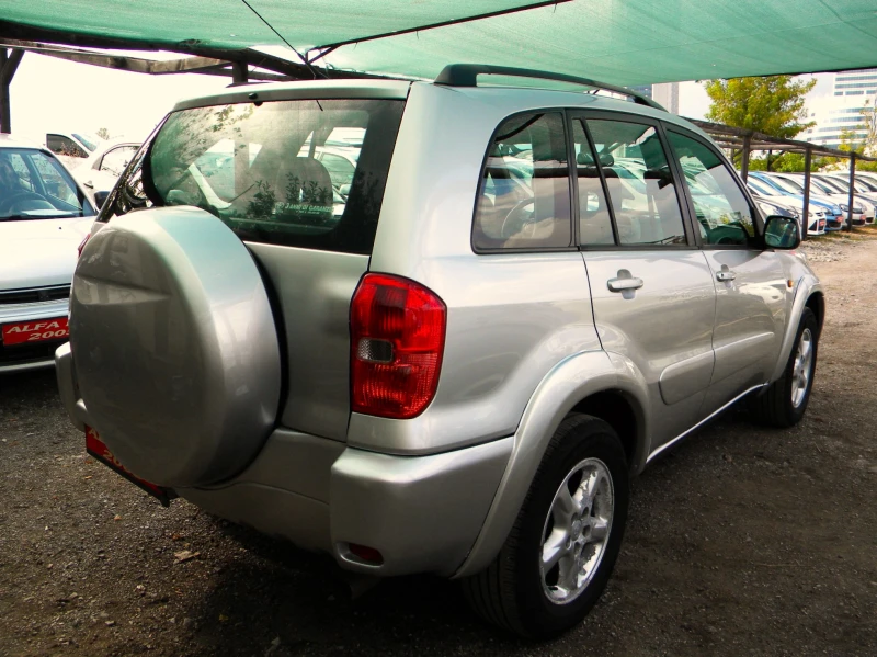 Toyota Rav4 2.0VVT I -4X4* КАТО НОВ, снимка 4 - Автомобили и джипове - 47075968