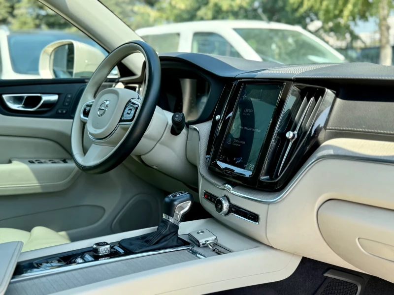 Volvo XC60 2.0 T5 AWD Inscription FULL, снимка 11 - Автомобили и джипове - 51420279