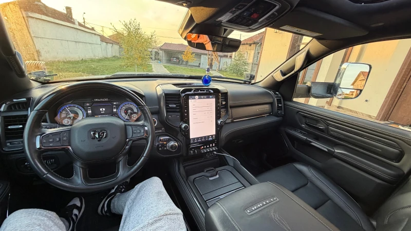 Dodge RAM 1500, снимка 10 - Автомобили и джипове - 52568177