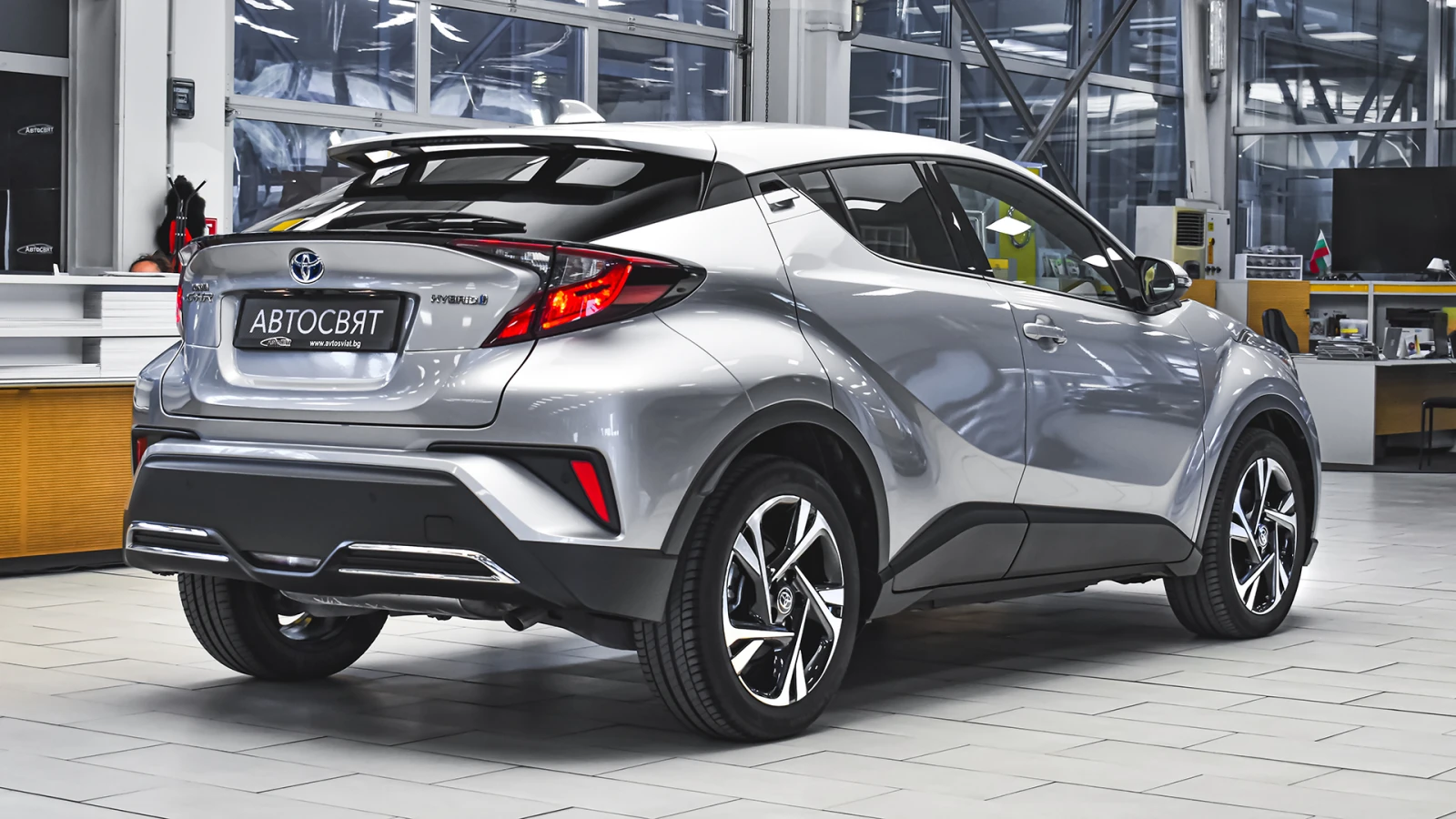 Toyota C-HR 2.0 Hybrid Club Automatic - изображение 6