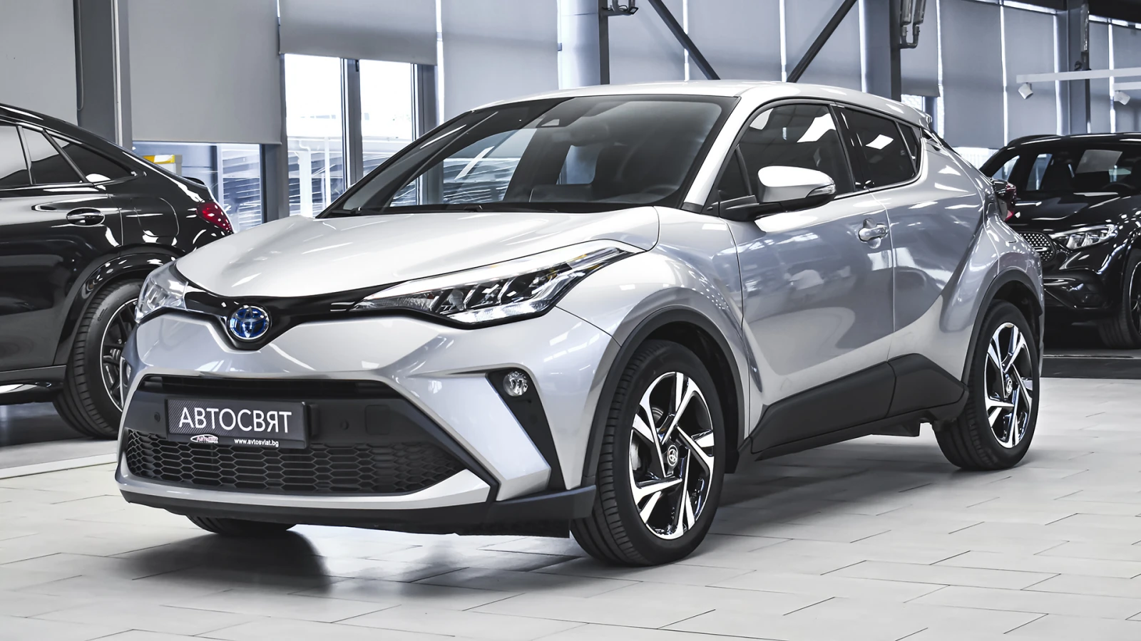 Toyota C-HR 2.0 Hybrid Club Automatic - изображение 4