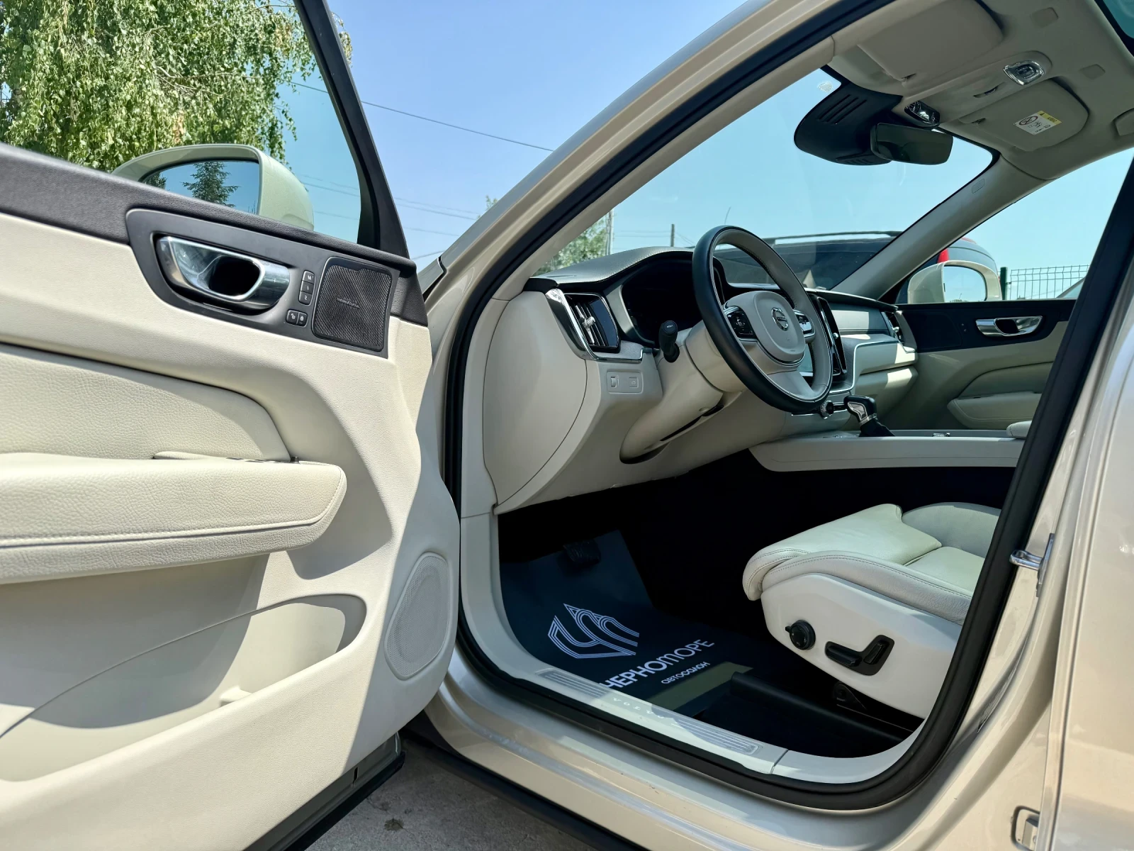 Volvo XC60 2.0 T5 AWD Inscription FULL - изображение 8