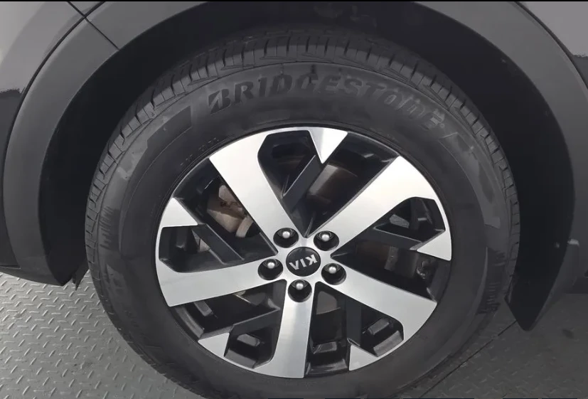 Kia Sorento 2.2 D/202HP/LED/NAVI/CAM/211hmc, снимка 5 - Автомобили и джипове - 54427140
