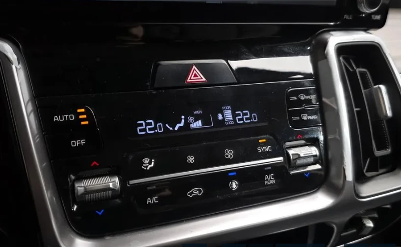 Kia Sorento 2.2 D/202HP/LED/NAVI/CAM/211hmc, снимка 12 - Автомобили и джипове - 54427140
