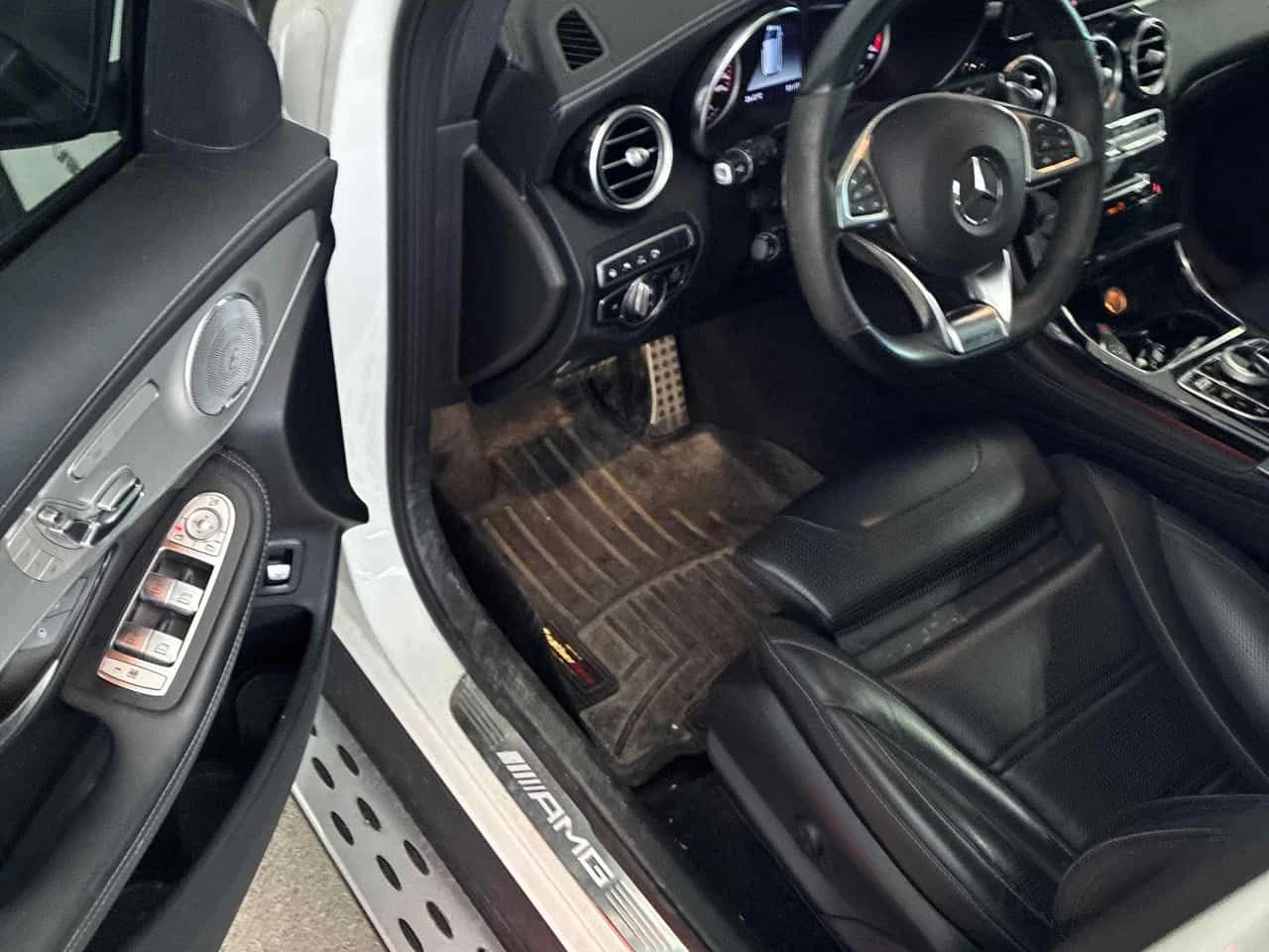 Mercedes-Benz GLC 63 AMG S * CARFAX * 2 КЛЮЧА * КЛИП НА МОТОРА * BURMESTER, снимка 5 - Автомобили и джипове - 55024008