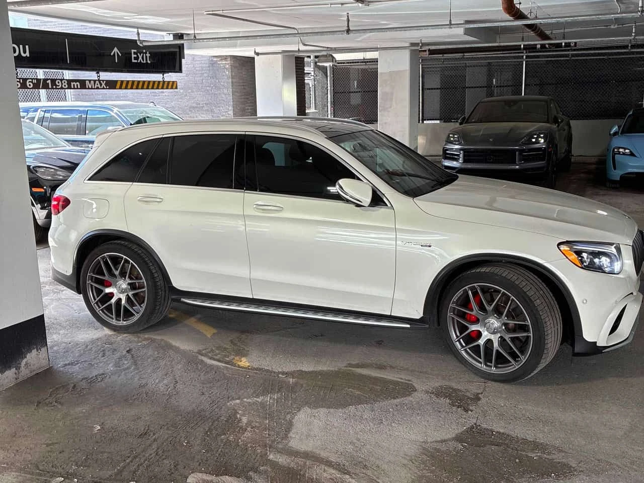 Mercedes-Benz GLC 63 AMG S * CARFAX * 2 КЛЮЧА * КЛИП НА МОТОРА * BURMESTER, снимка 3 - Автомобили и джипове - 55024008