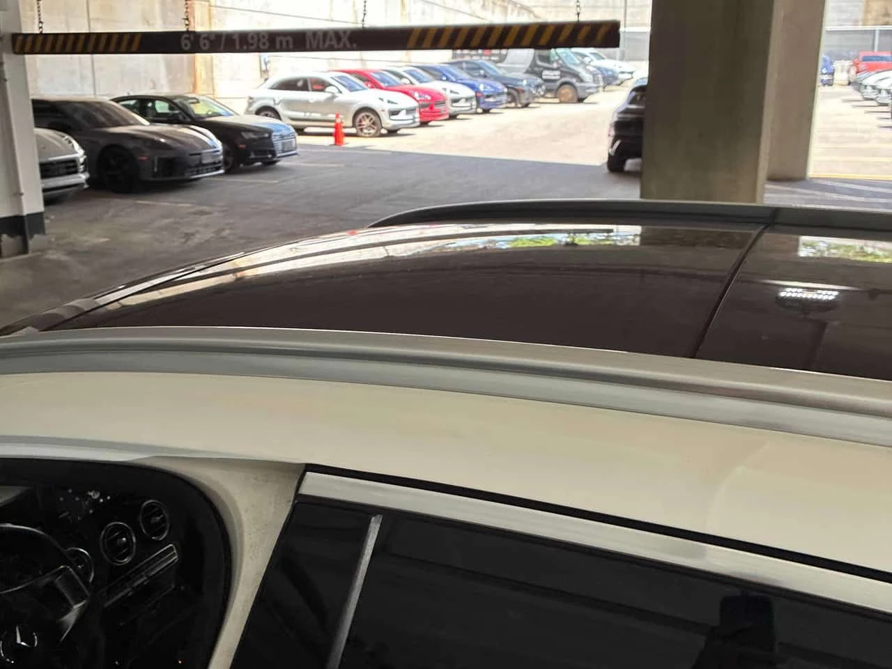 Mercedes-Benz GLC 63 AMG S * CARFAX * 2 КЛЮЧА * КЛИП НА МОТОРА * BURMESTER, снимка 12 - Автомобили и джипове - 55024008