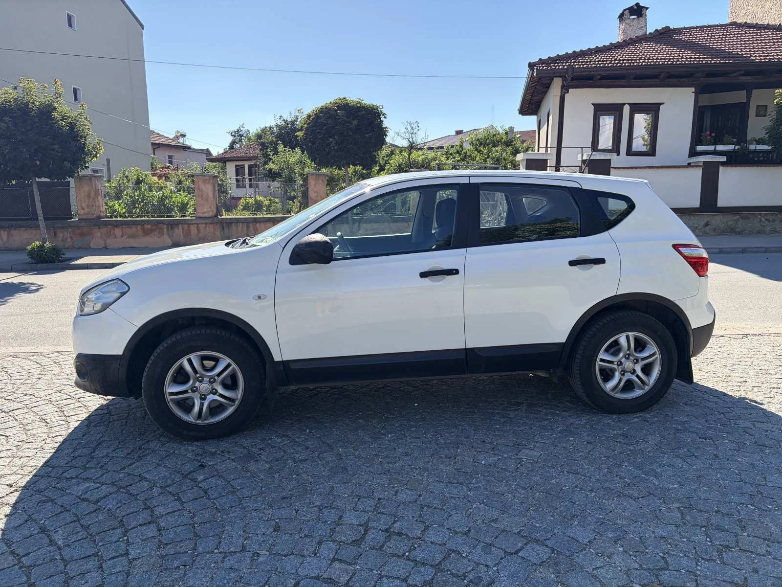 Nissan Qashqai, снимка 6 - Автомобили и джипове - 55212873