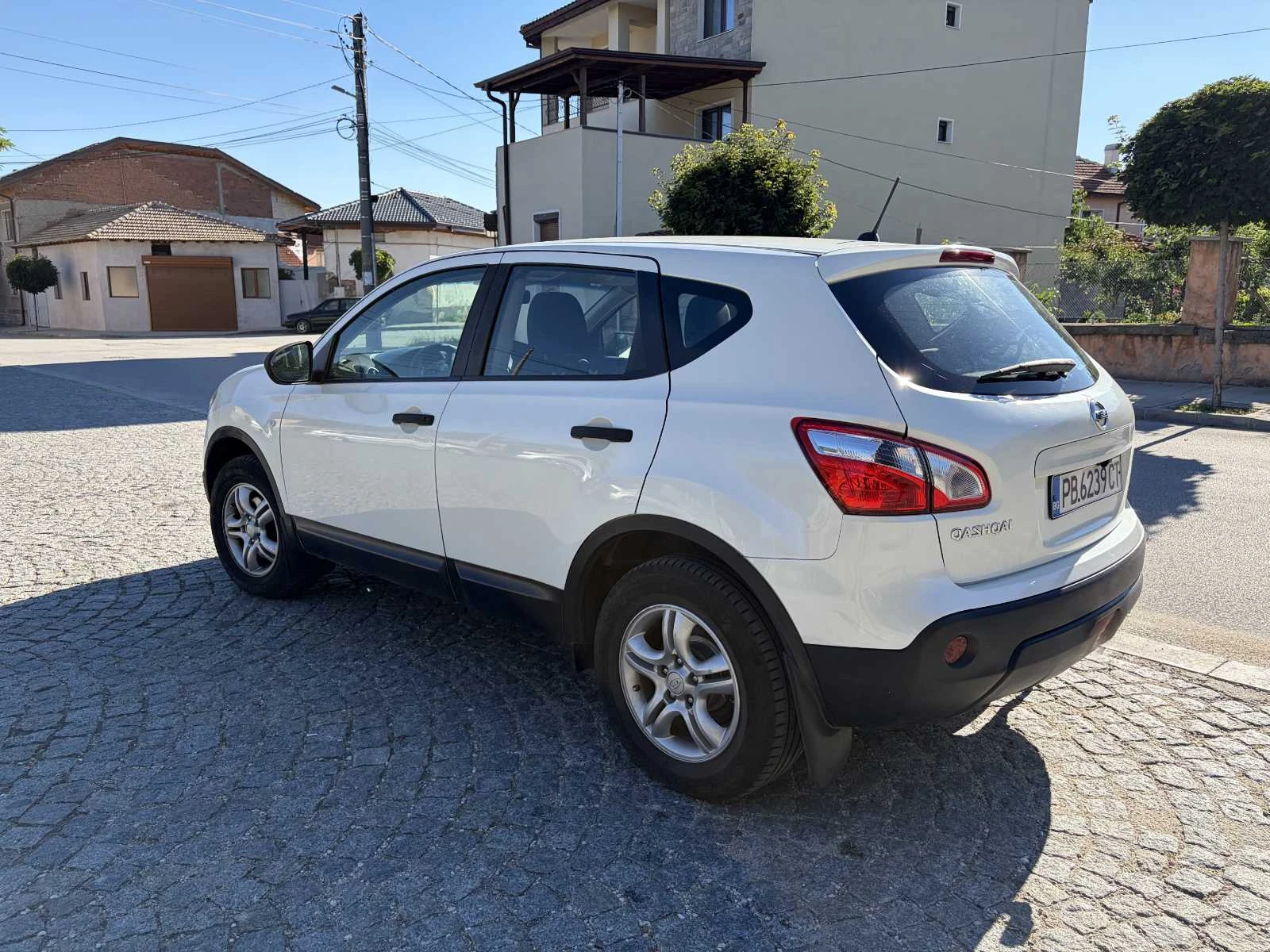Nissan Qashqai, снимка 7 - Автомобили и джипове - 55212873