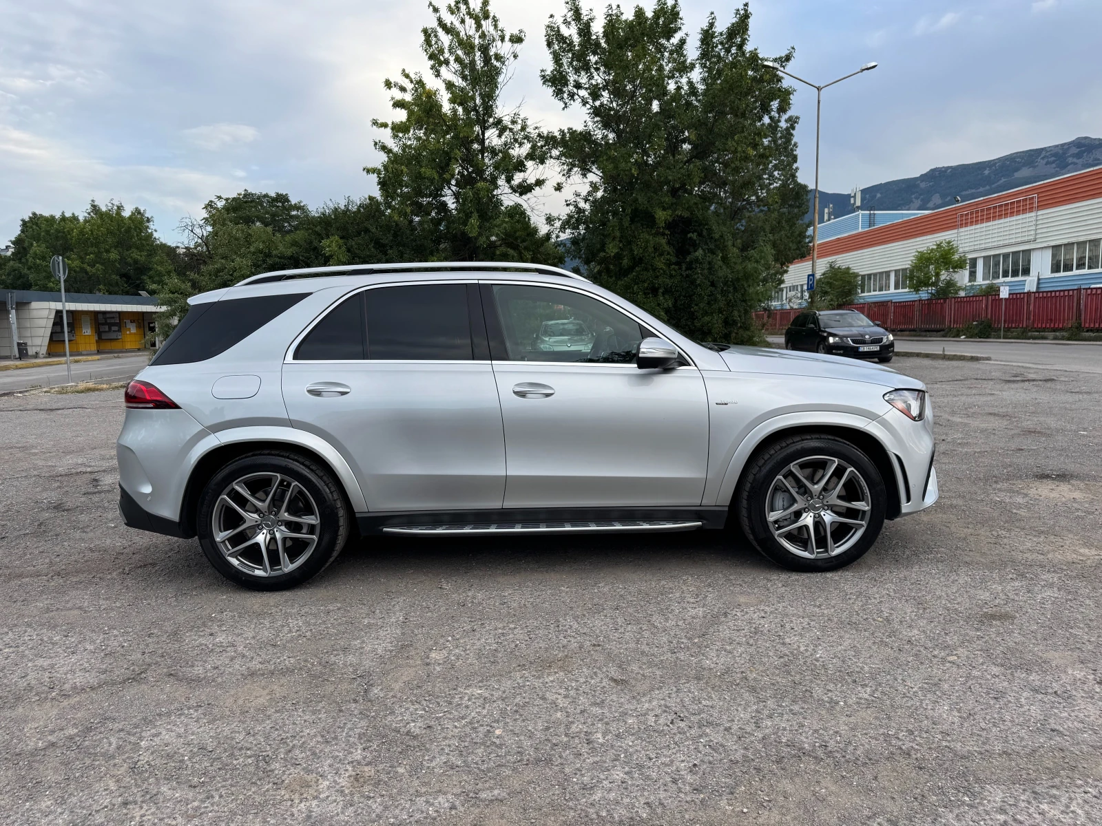Mercedes-Benz GLE 53 4MATIC BURMESTER 3D / AIR BALANCE / 1 СОБСТВЕНИК, снимка 3 - Автомобили и джипове - 55623758