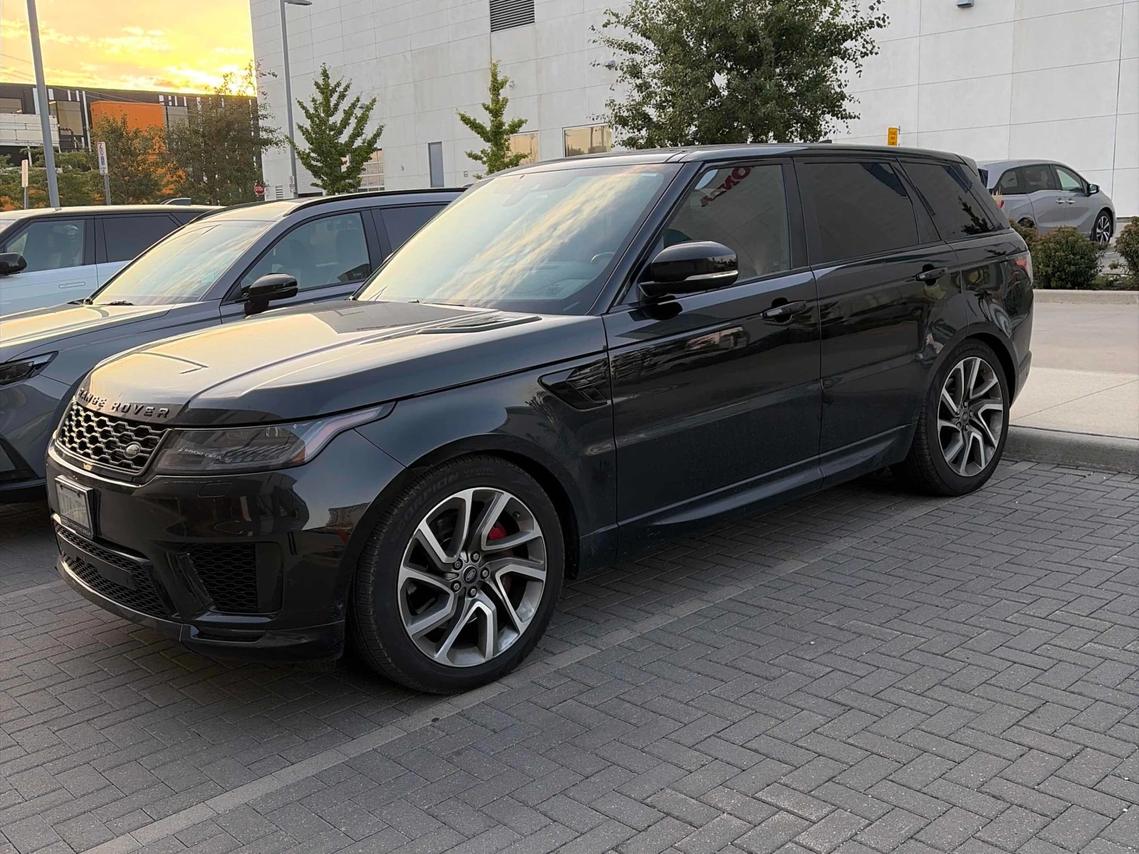Land Rover Range Rover Sport * HSE Dynamic * АВТОКРЕДИТ БЕЗ ПЪРВОНАЧАЛНА ВНОСКА, снимка 2 - Автомобили и джипове - 55851323