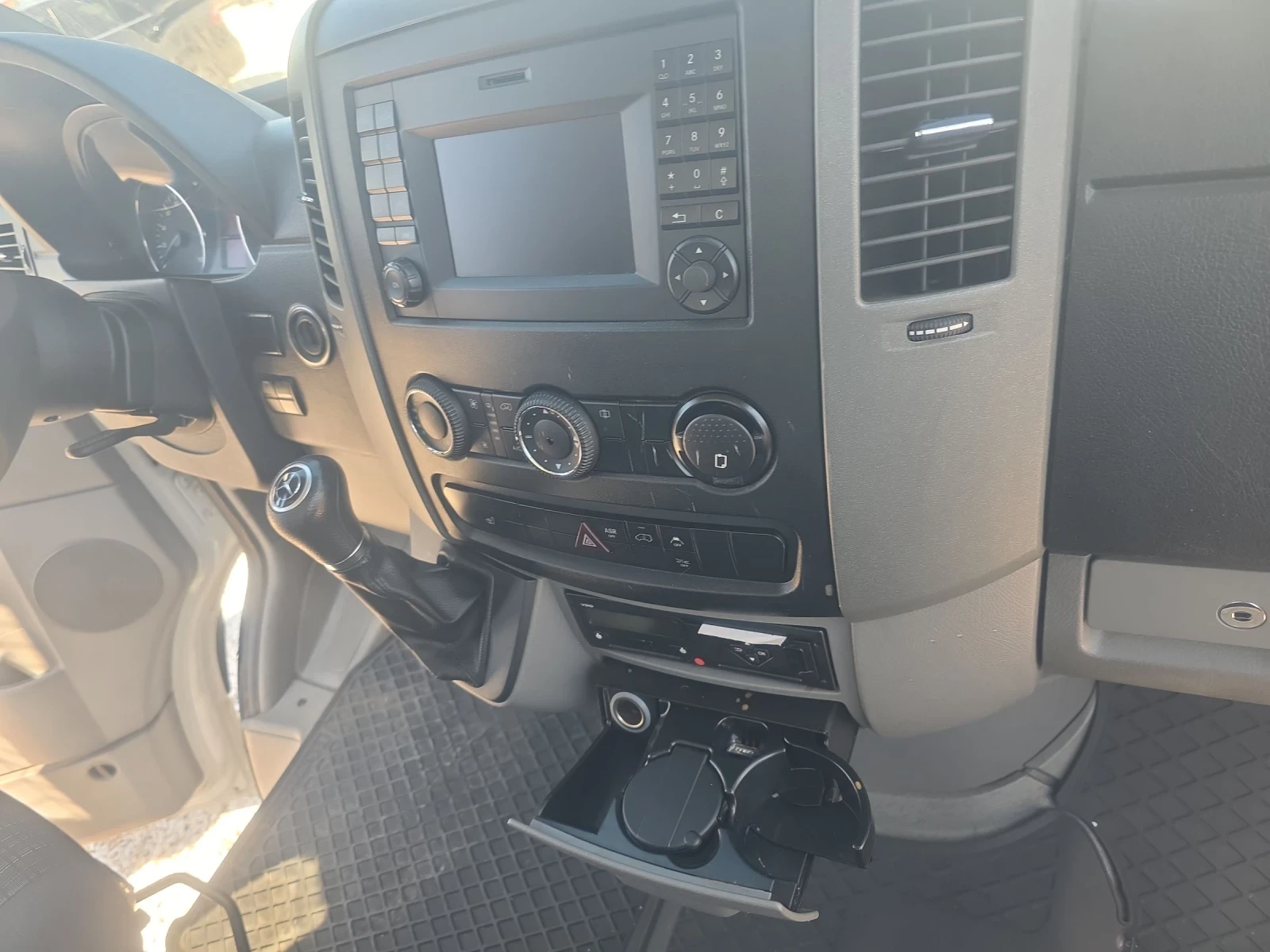 Mercedes-Benz Sprinter 516 160кс тристранен - изображение 9