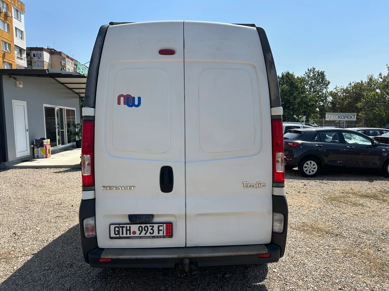 Renault Trafic 2.0 dci, снимка 6 - Бусове и автобуси - 55610265