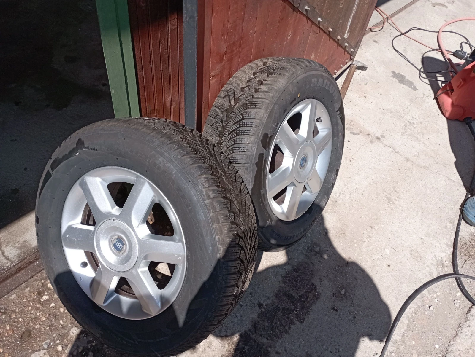 ���� � ������ 215/65R15 | Mobile.bg � ����������� 2