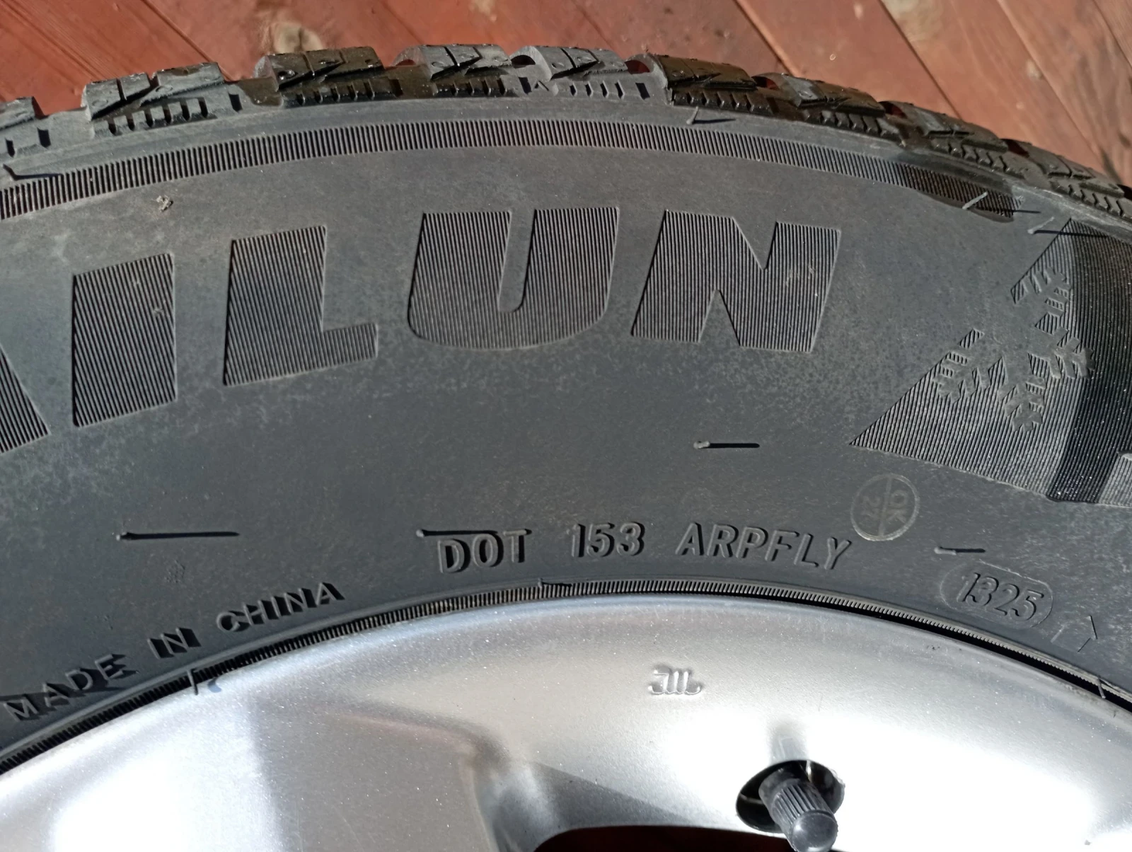 ���� � ������ 215/65R15 | Mobile.bg � ����������� 4