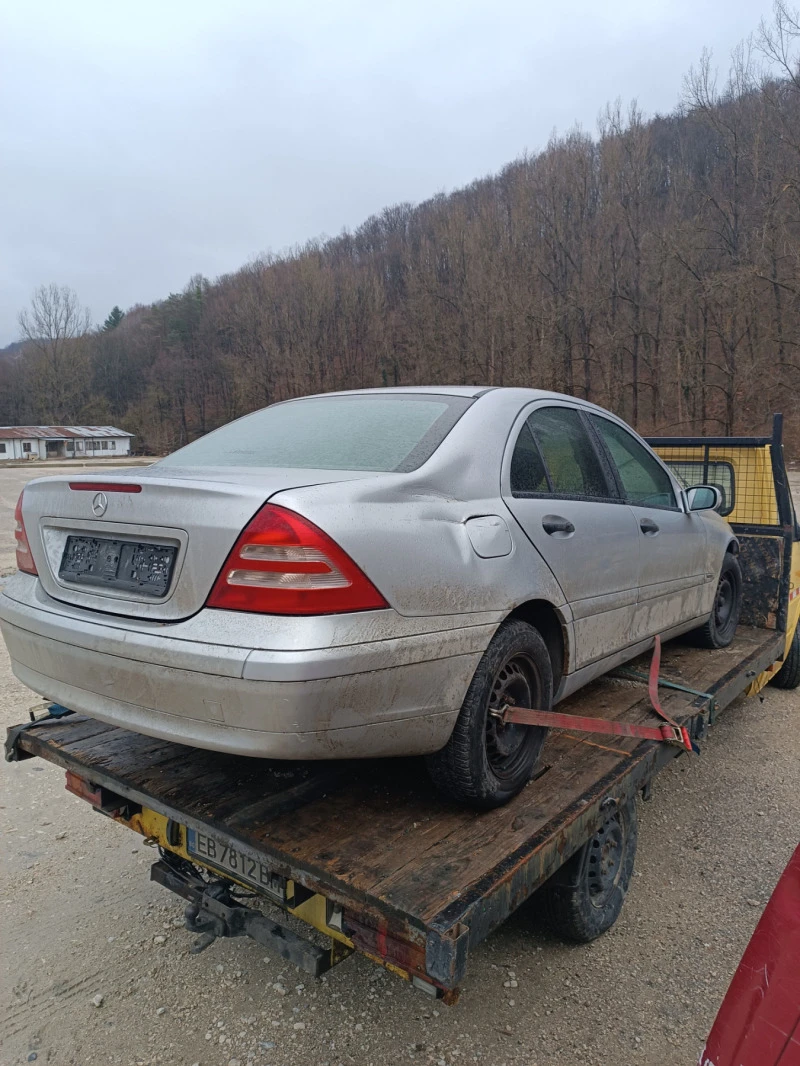 Mercedes-Benz C 180 W203, снимка 3 - Автомобили и джипове - 44295206